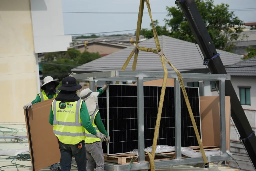 SOLAR WING บริษัทติดตั้งโซล่าเซลล์ โดยทีมช่างมืออาชีพ  มั่นใจในมาตรฐานงานวิศวกรรมขั้นสูง